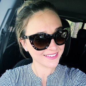 Meet your Posher, Stephanie